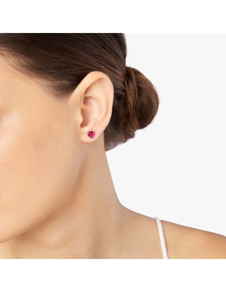 Orecchino Cuore in oro e 1 rubino sintetico - mezzo paio