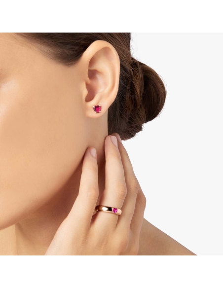 Orecchino Cuore in oro e 1 rubino sintetico - mezzo paio
