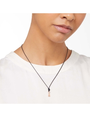 Ciondolo lettera "A" in oro rosa