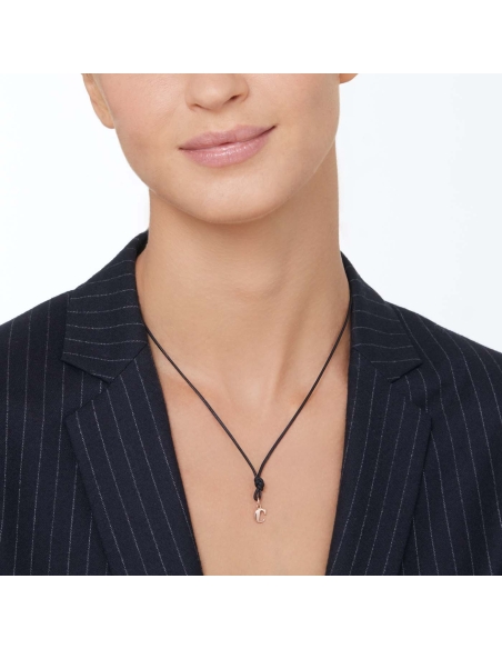 Ciondolo lettera "C" in oro rosa