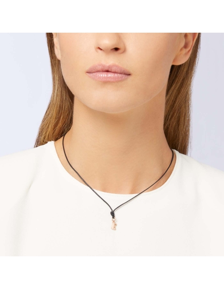 Ciondolo lettera "E" in oro rosa