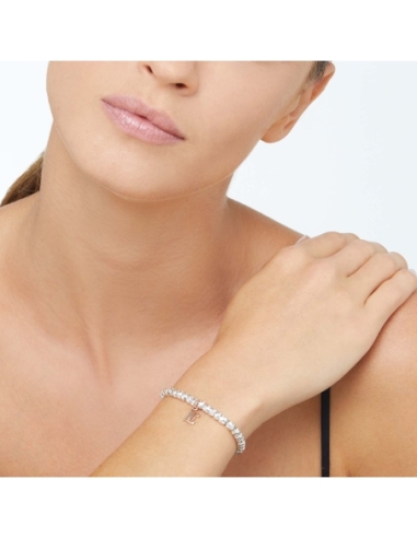 Ciondolo lettera "E" in oro rosa