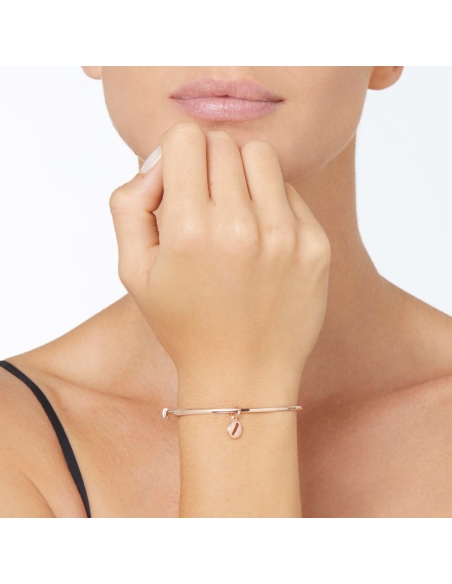 Ciondolo lettera "O" in oro rosa